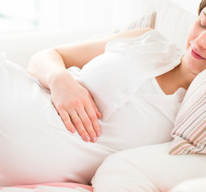 Aprende cul es la posicin ms cmoda para dormir en el embarazo