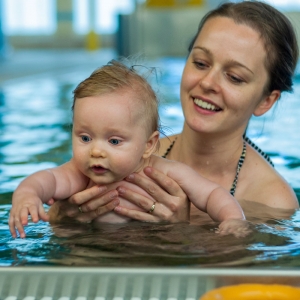 Tips para ir por primera vez a la piscina con tu recin nacido!
