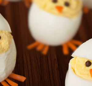 Prepara estos lindos y deliciosos pollitos de huevo duro!